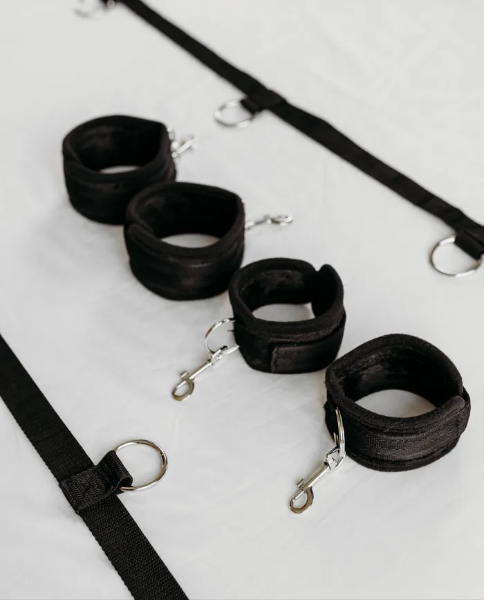 Cupids Bed Bondage Restraints Wrist Ankle Cuffs Idea Leather Restraints
