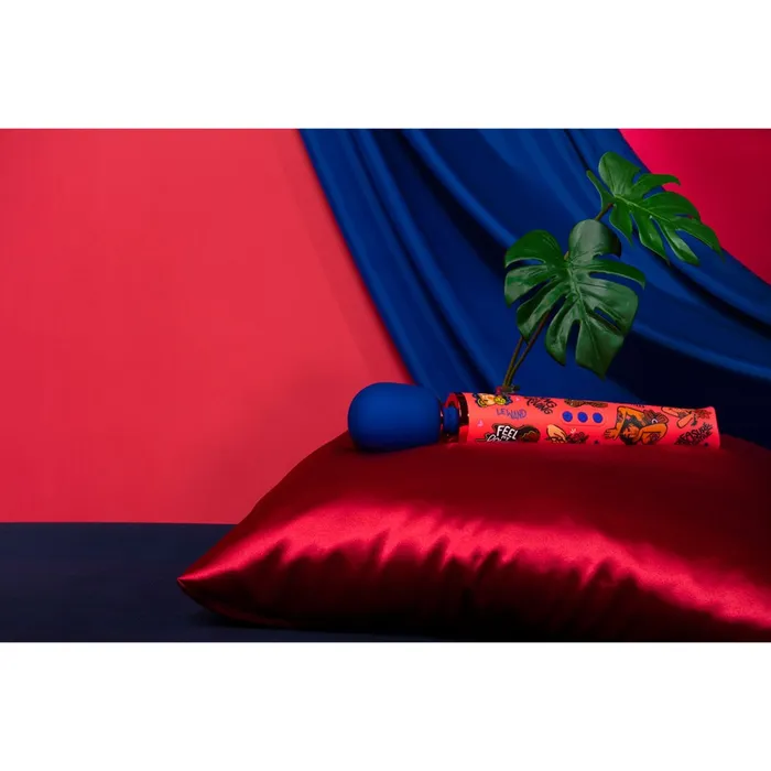 Vibrators Le Wand Le Wand Feel My Power Special Edition Wand by Kelly Malka
