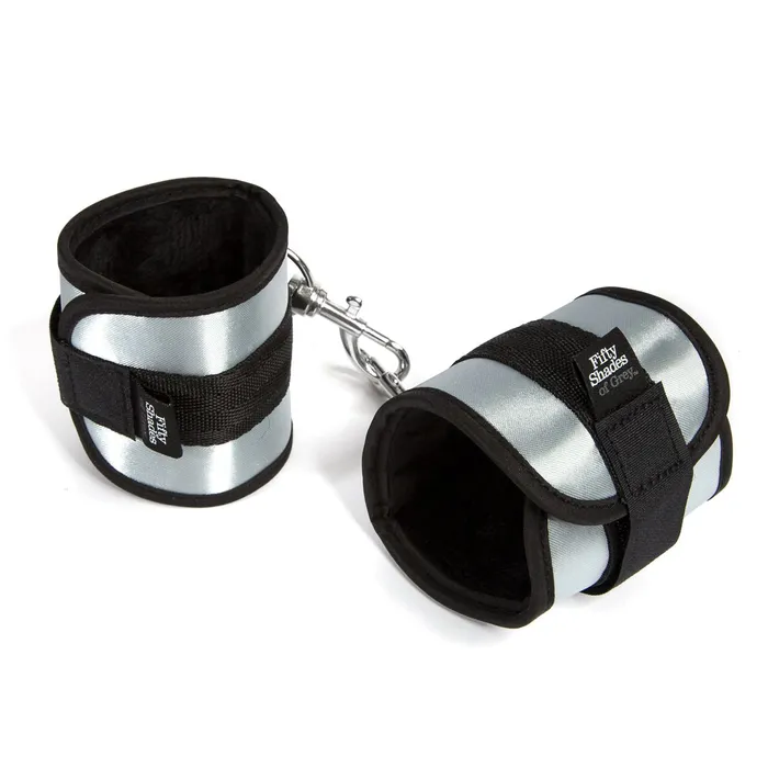 Vibrators Olivia Ocean Fifty Shades of Grey Totally His Soft Handcuffs